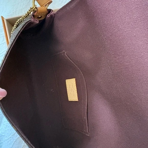 LV Favorite MM - Picture 3 of 12